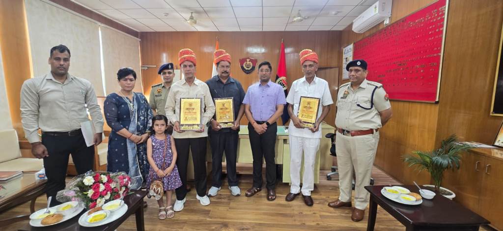 Retired police personnel given a respectful farewell at the Superintendent of Police office SP Vinod Kumar extended his best wishes
